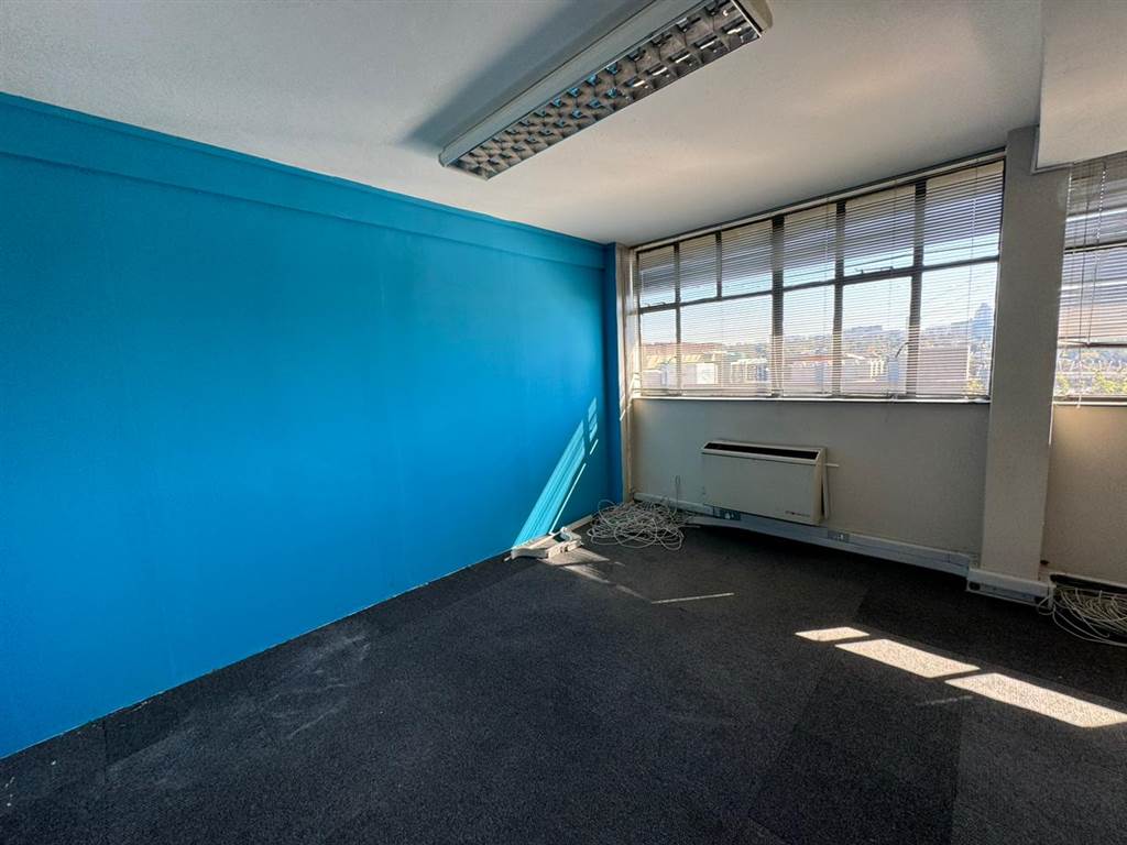 100  m² Commercial space in Wynberg photo number 19