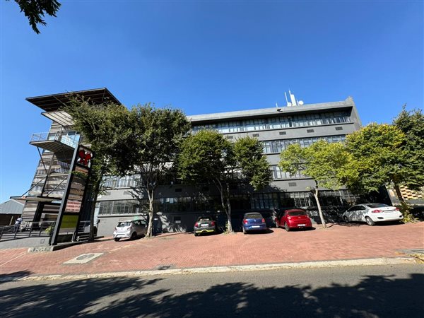 100  m² Commercial space in Wynberg