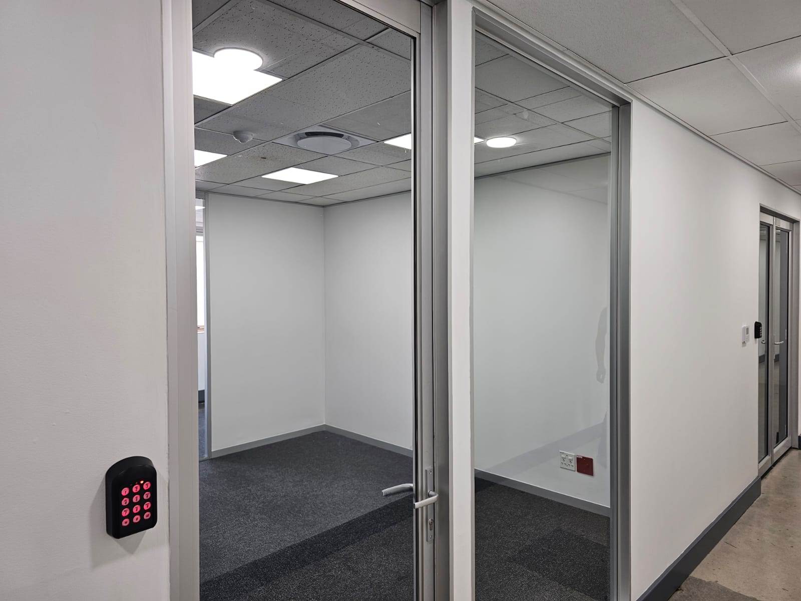 65  m² Office Space in Rosebank photo number 3