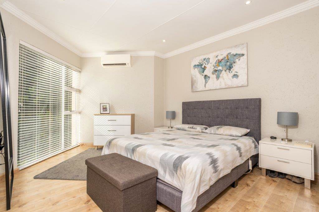 2 Bed Duplex in Douglasdale photo number 11