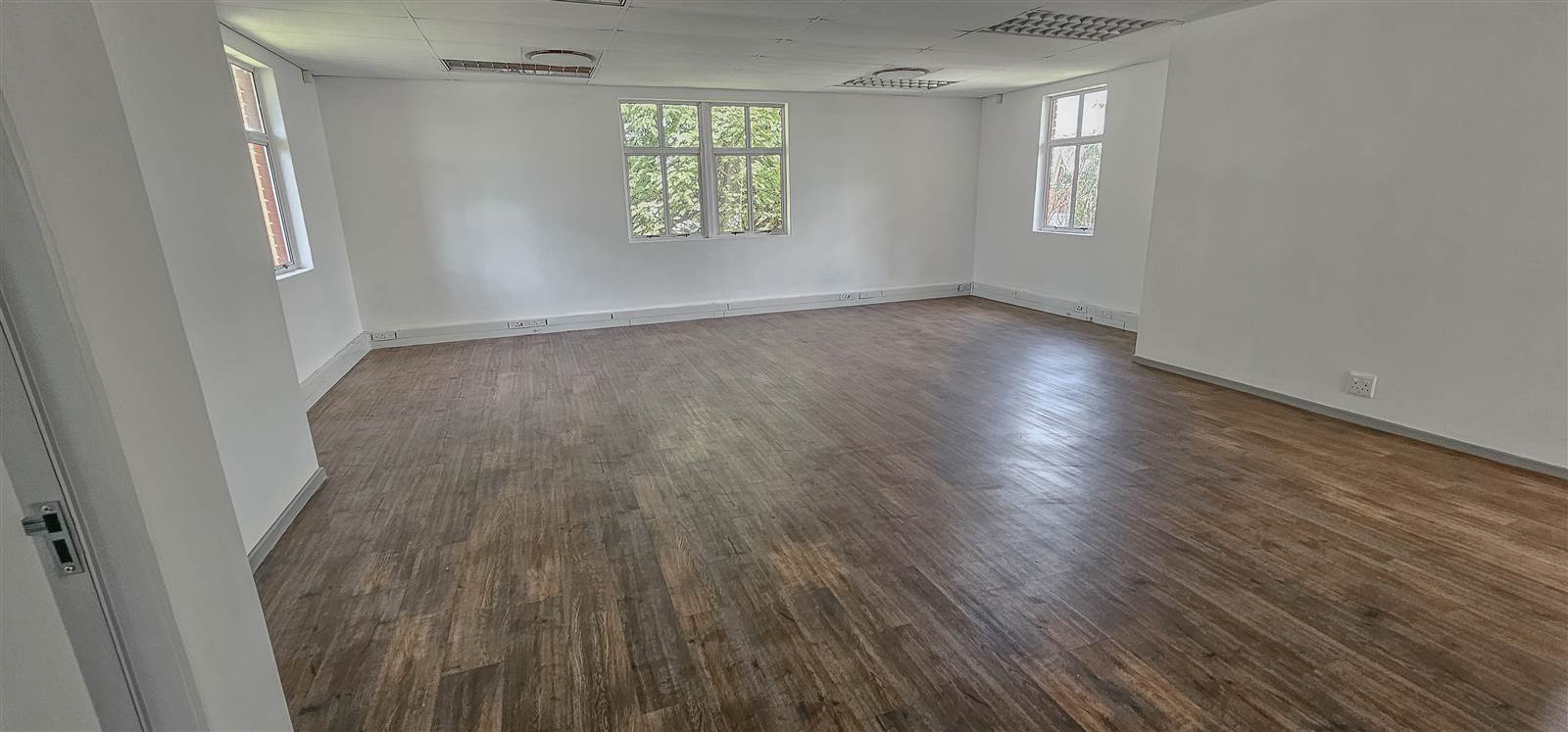 945  m² Commercial space in Dainfern photo number 20