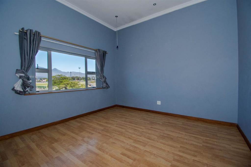 3 Bed Apartment in Strand Central photo number 16