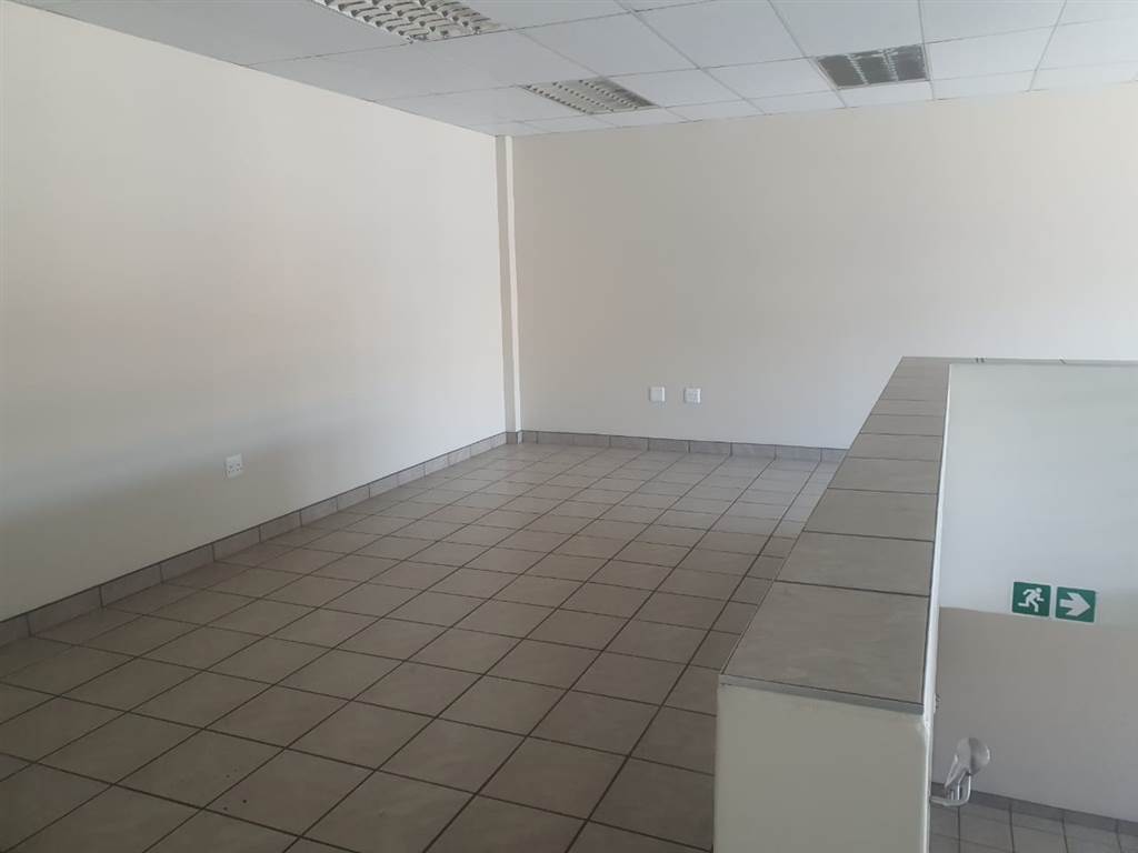 340  m² Industrial space in Clayville photo number 14