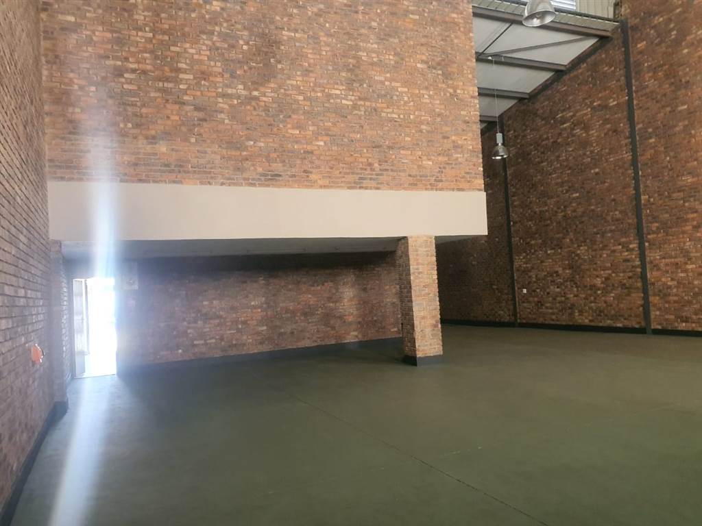340  m² Industrial space in Clayville photo number 10