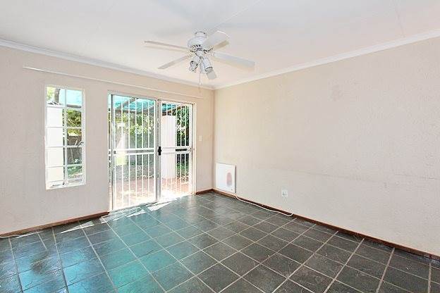 2 Bed Townhouse in Fairland photo number 5