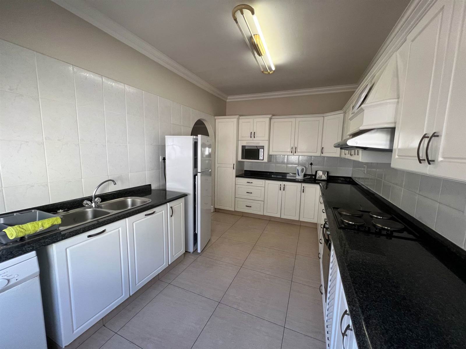4 Bed Townhouse in Mt Edgecombe Estate 1 & 2 photo number 7
