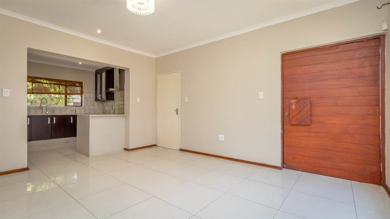 3 Bed Townhouse in Fourways photo number 8
