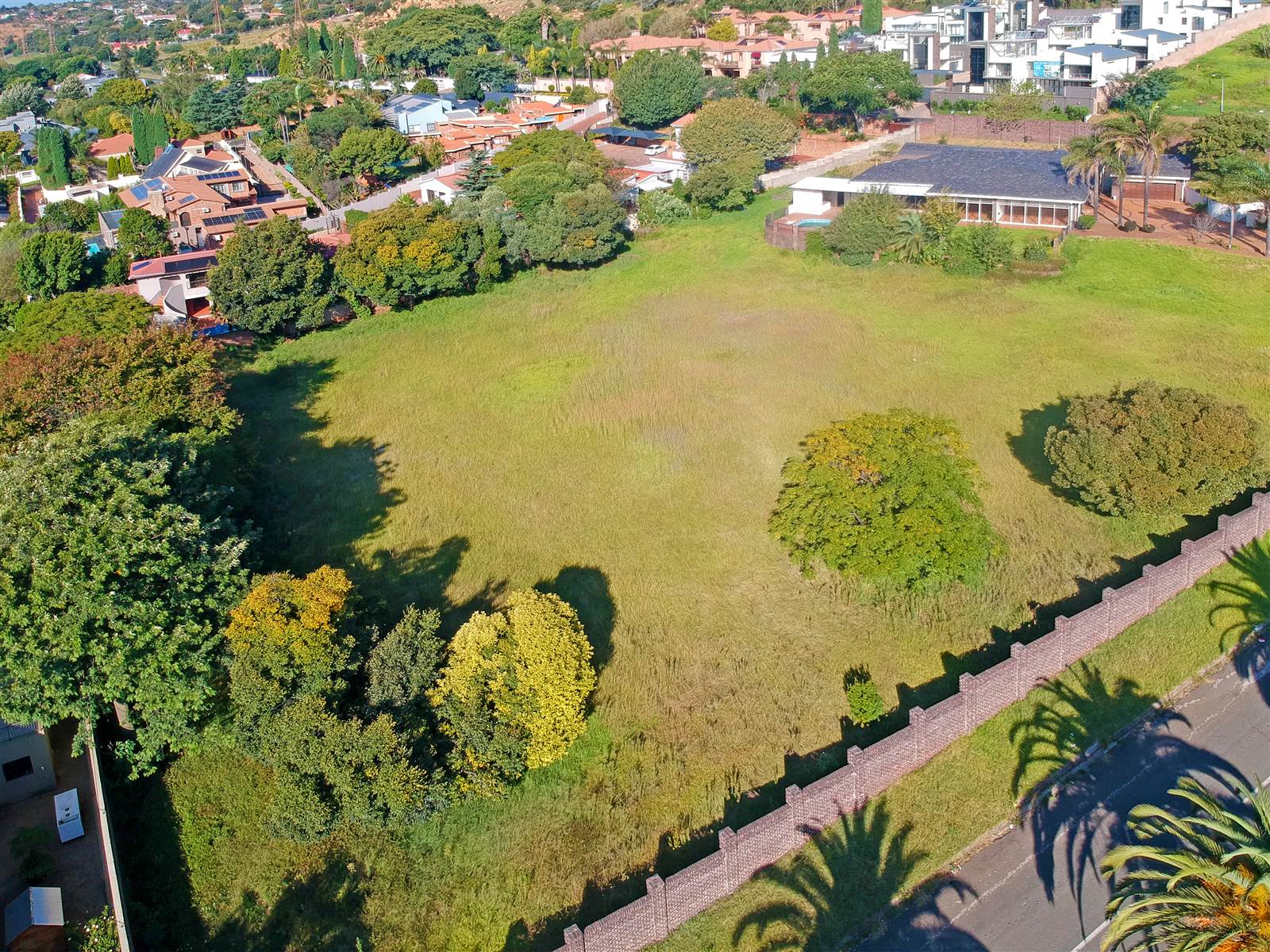 9500 m² Land available in Bedfordview photo number 1