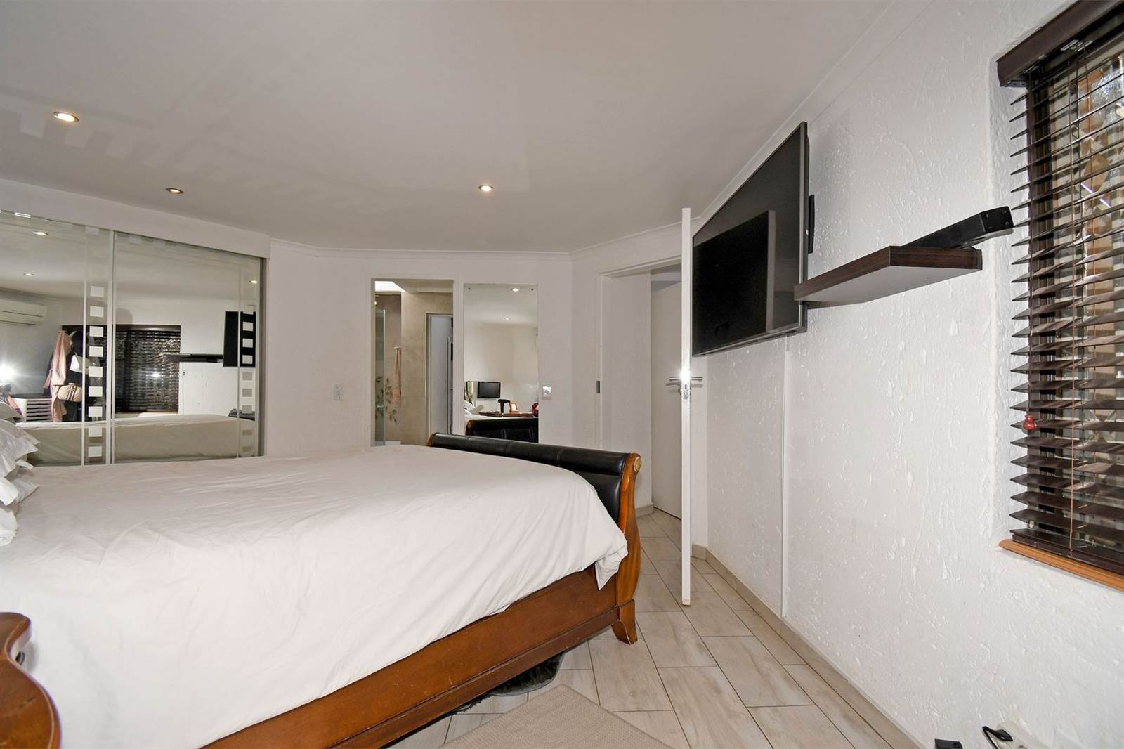 2 Bed Duplex in Bellairspark photo number 26