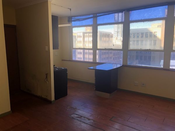 Studio apartment in Johannesburg Central