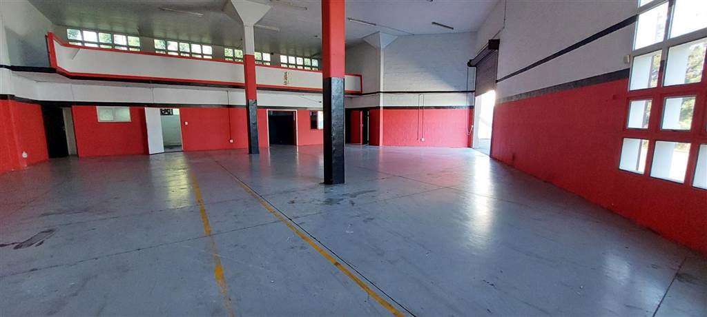 650  m² Industrial space in New Germany photo number 1