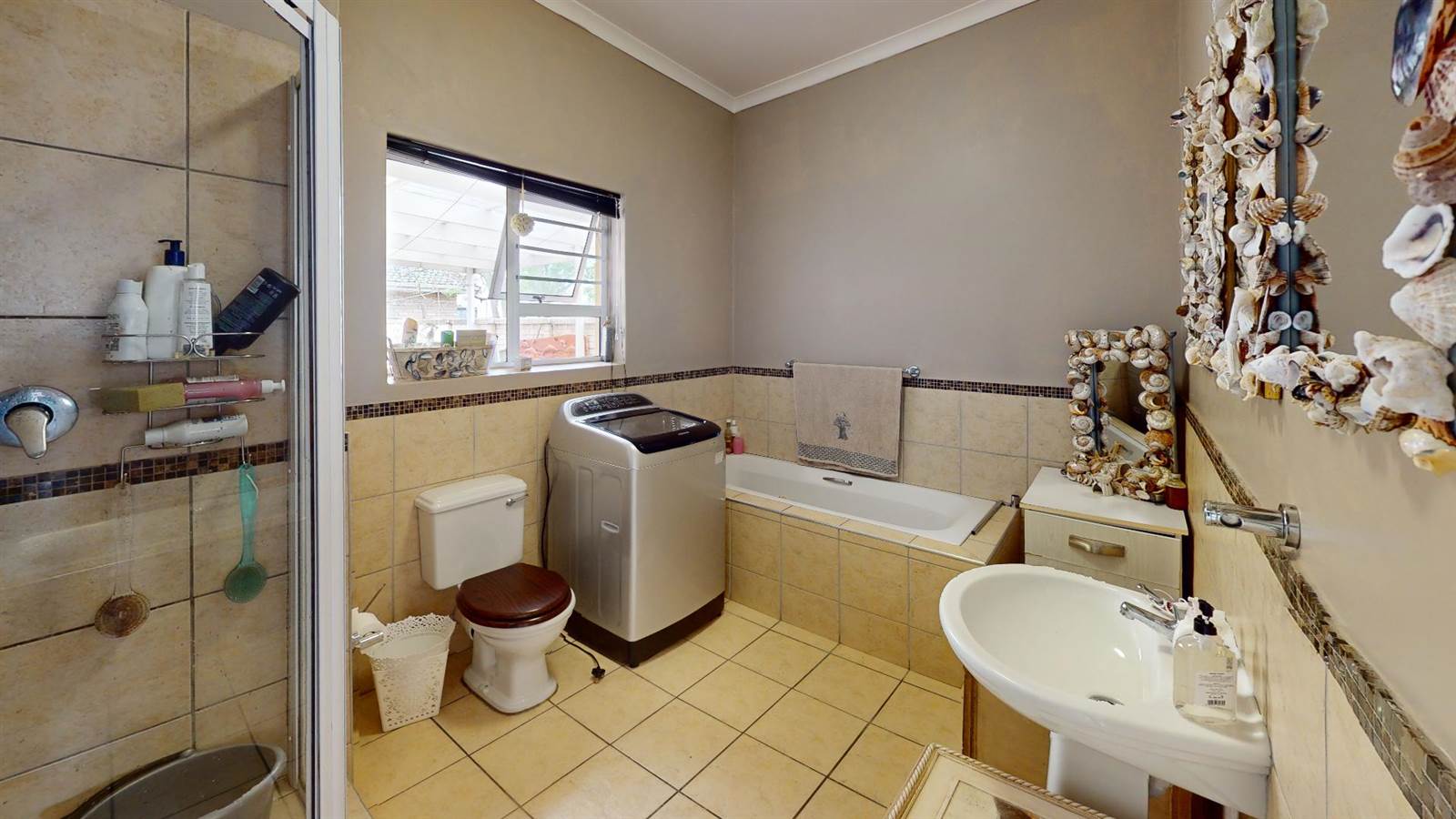4 Bed House in Walmer photo number 19