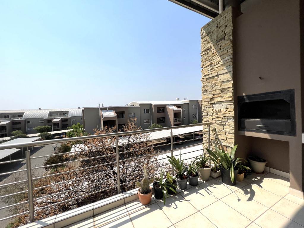 1 Bed Apartment in Rivonia photo number 12