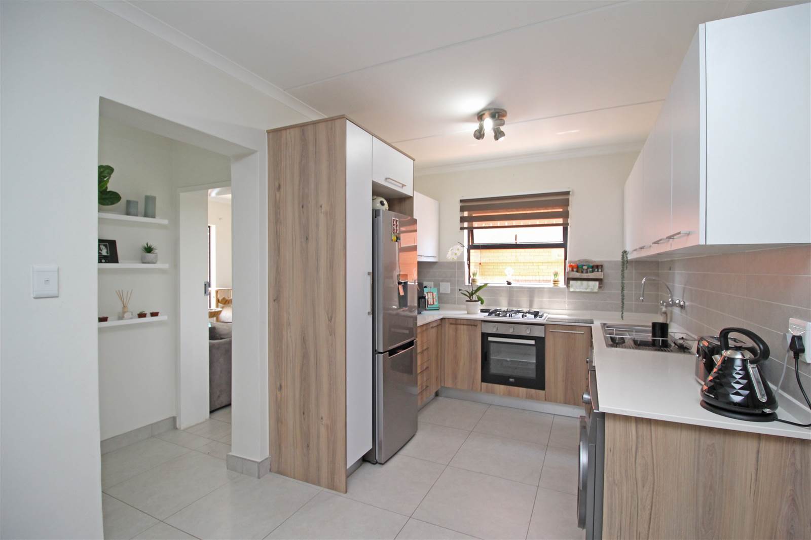 3 Bed Apartment in Modderfontein photo number 11