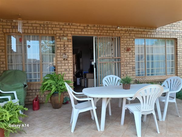 2 Bedroom Townhouse 2 Bedroom Townhouse