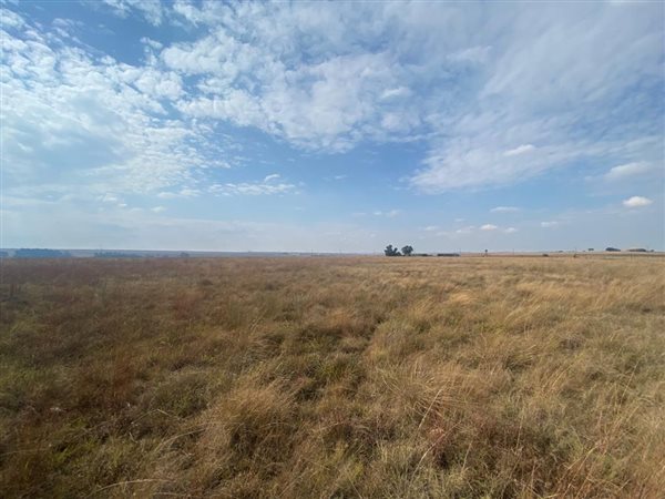 2.2 ha Land available in Delmas