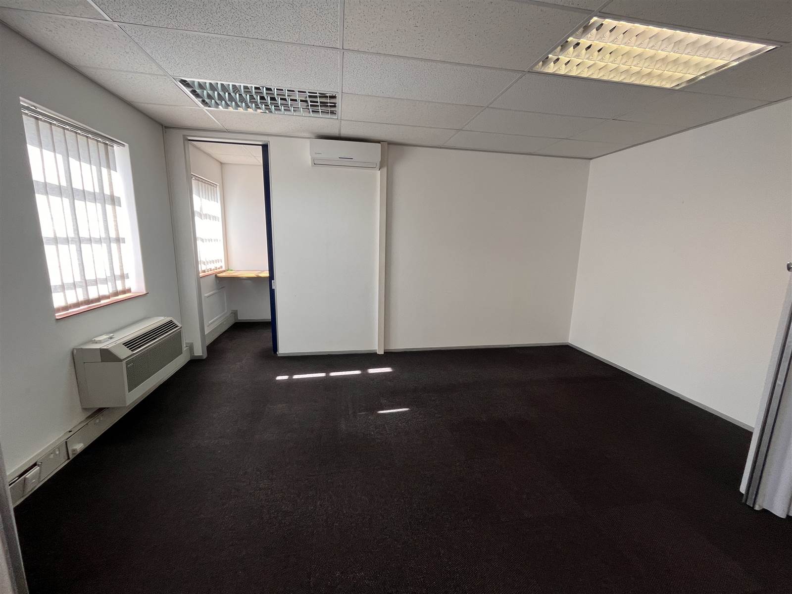 140  m² Commercial space in Greenacres photo number 10