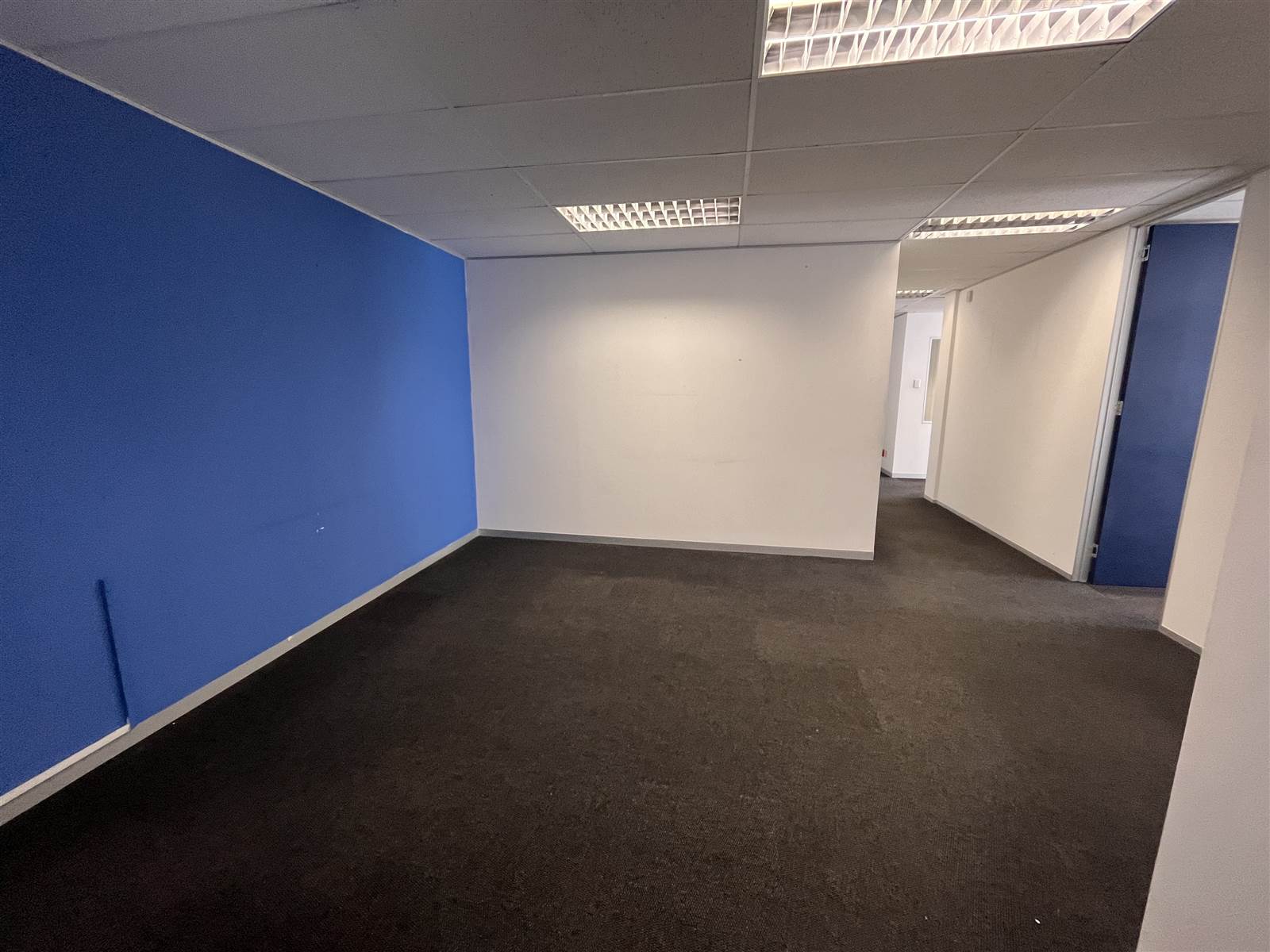 140  m² Commercial space in Greenacres photo number 5