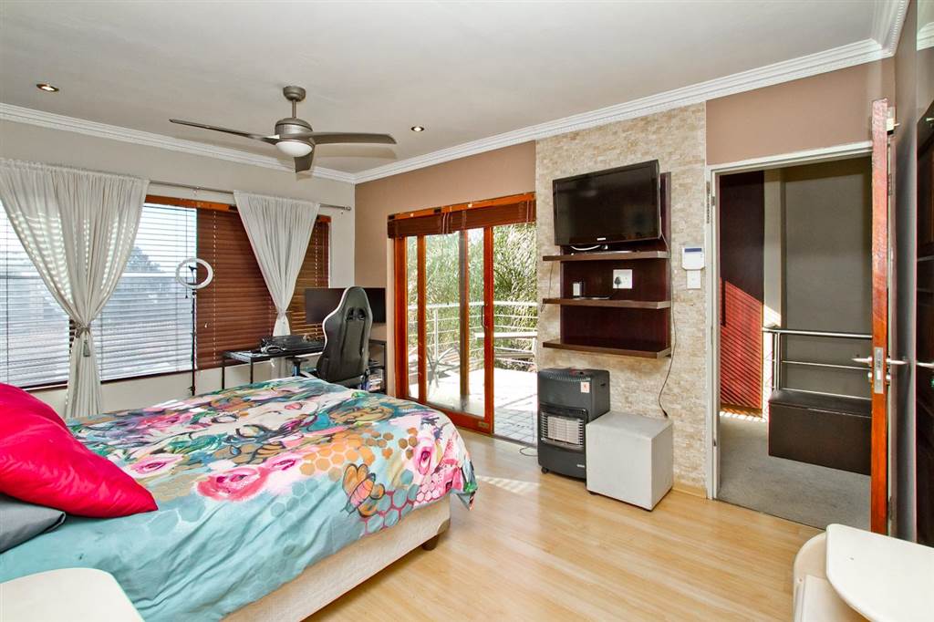 2 Bed Townhouse in Morninghill photo number 9