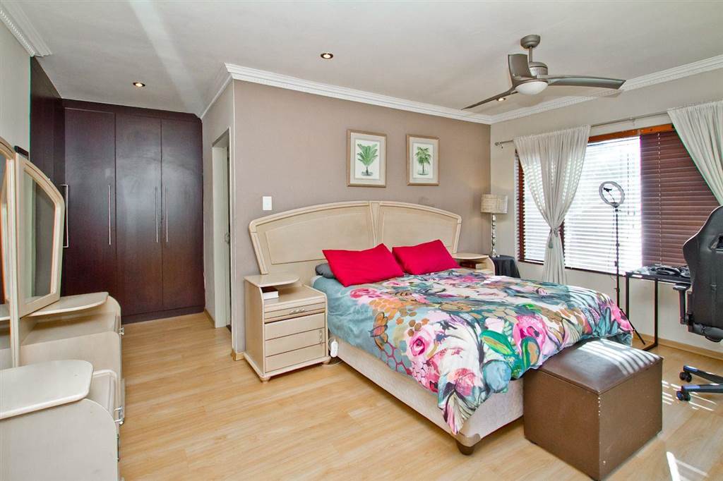 2 Bed Townhouse in Morninghill photo number 7