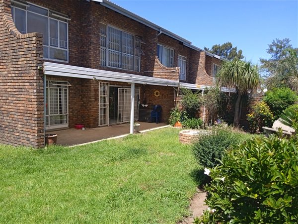 3 Bedroom Townhouse 3 Bedroom Townhouse