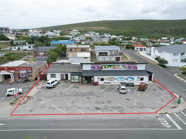 700  m² Commercial space