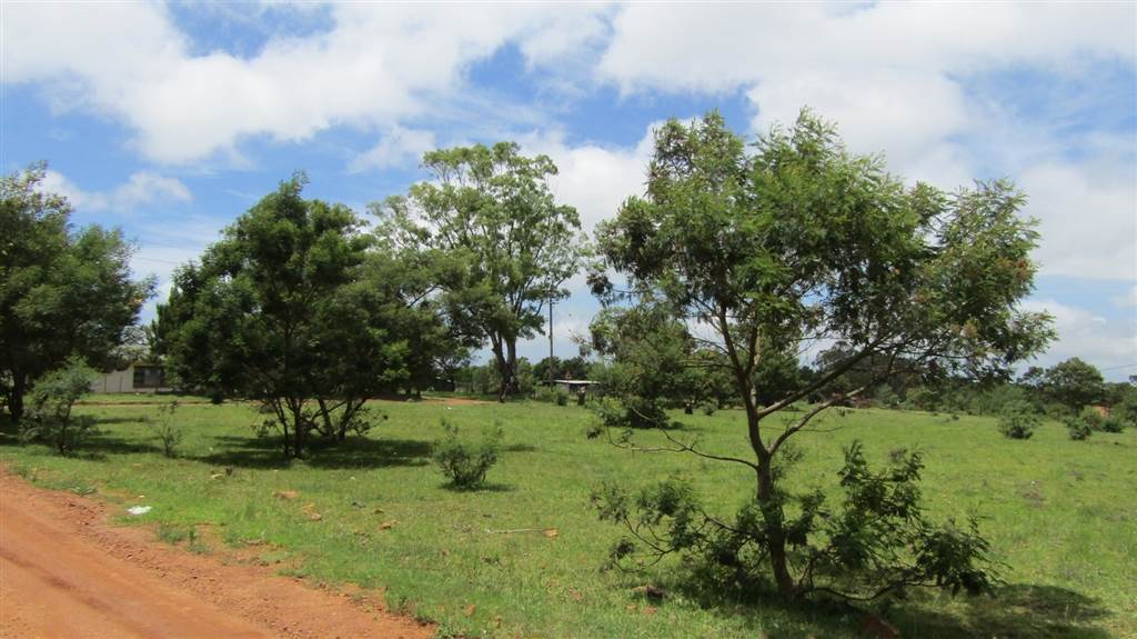 5857 m² Land available in Kruisfontein photo number 2