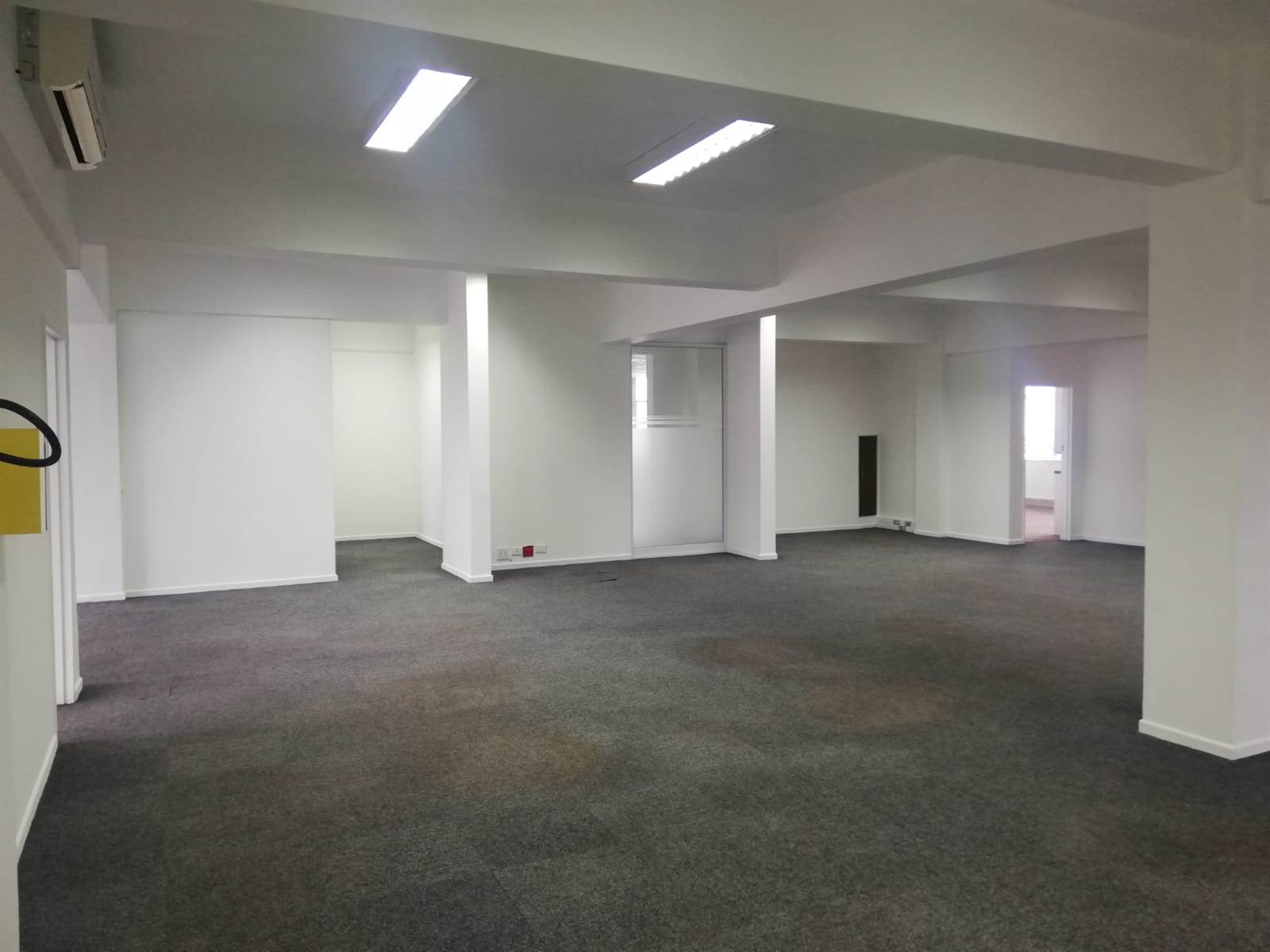 433  m² Office Space in Maitland photo number 1