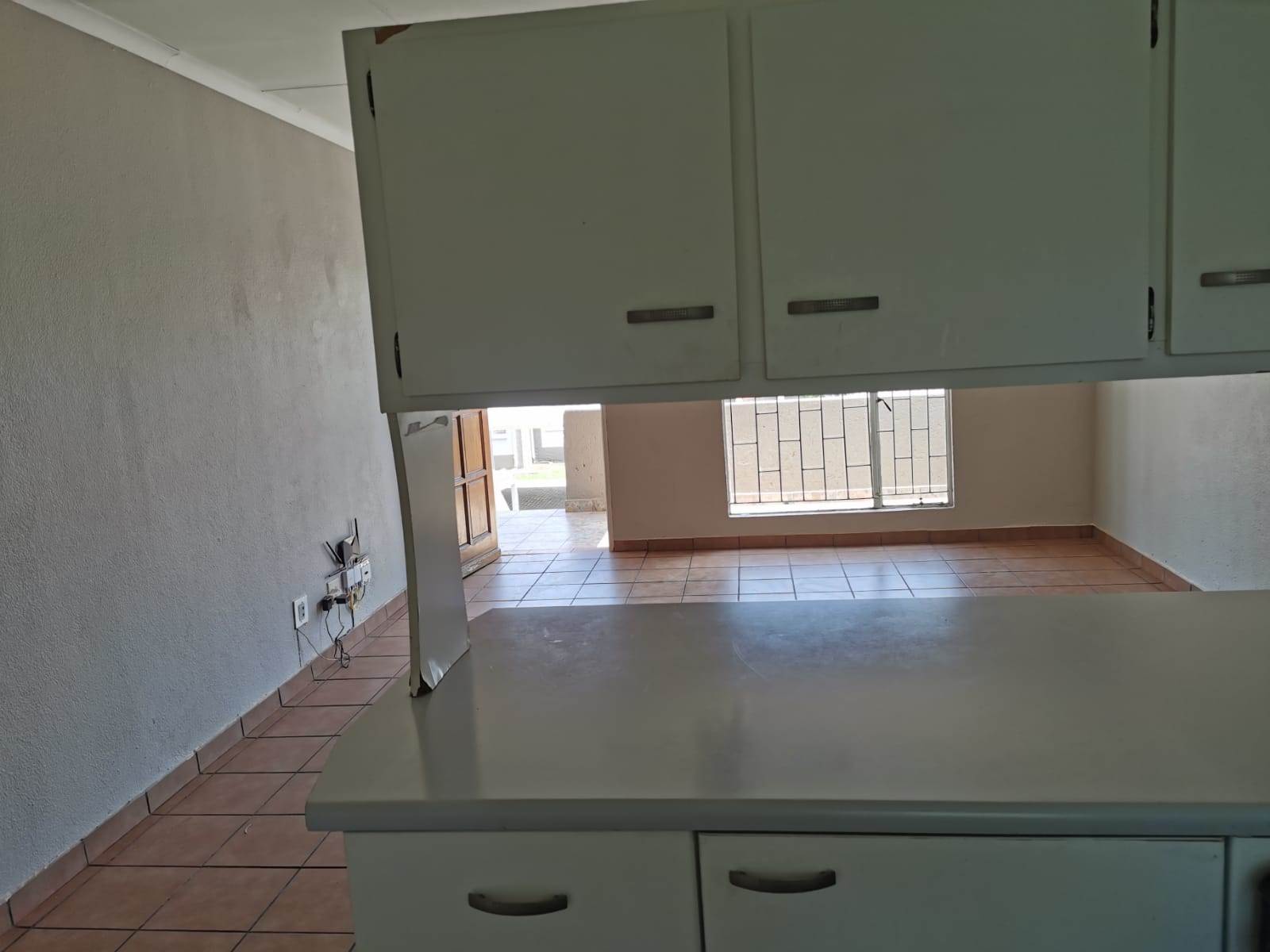 3 Bed Apartment in Kanoniers Park photo number 17