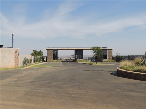 8896 m² Land available in Middelburg South