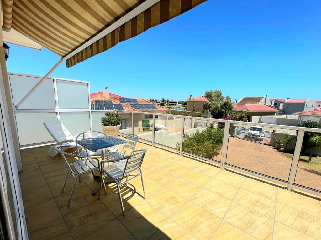 4 Bed House in Port Owen photo number 24