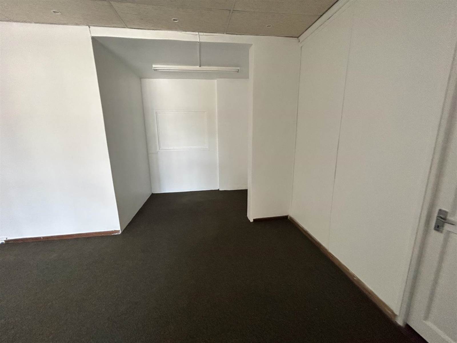 150  m² Office Space in Tokai photo number 3