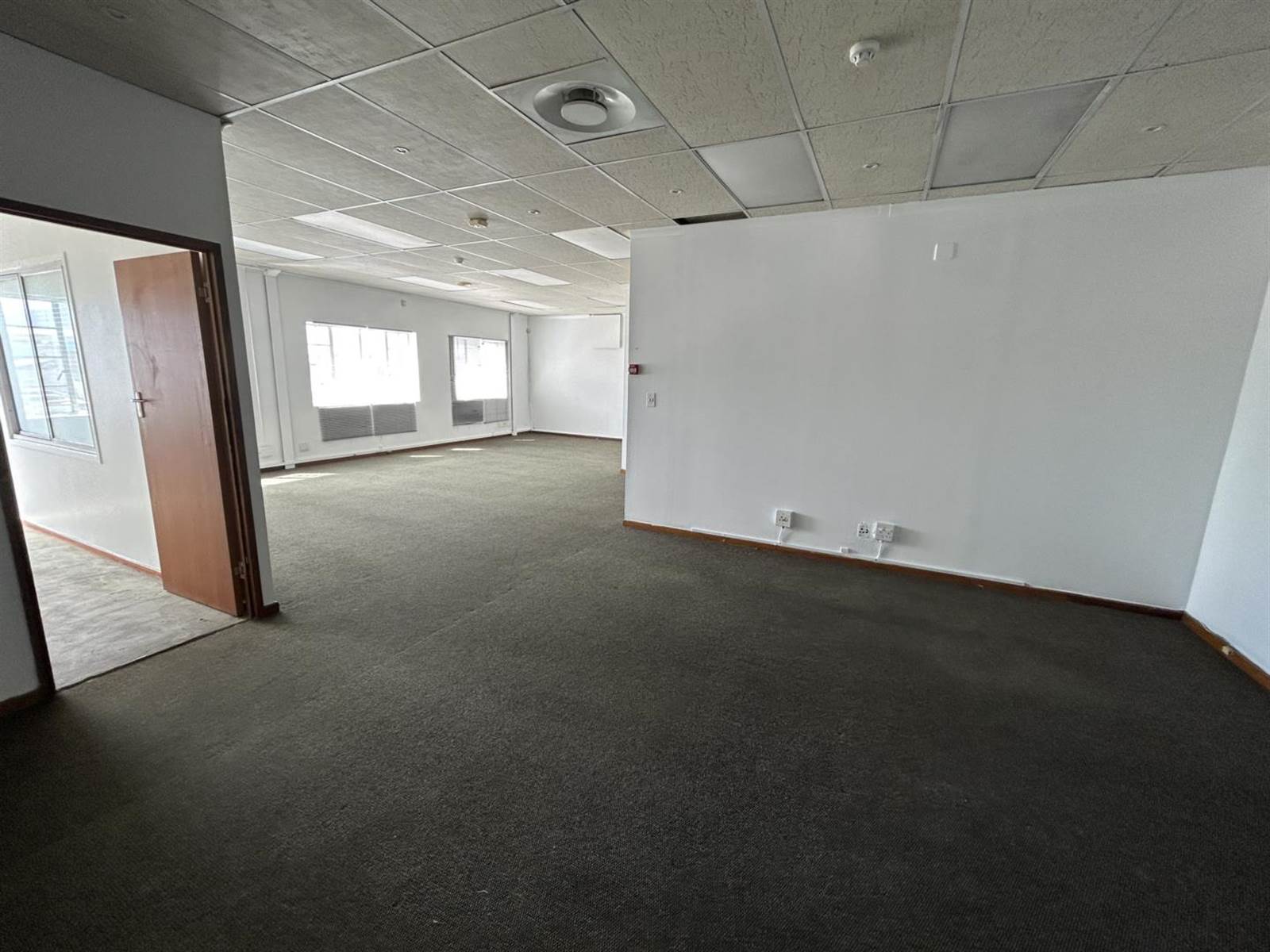 150  m² Office Space in Tokai photo number 2