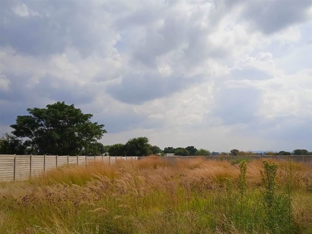 777 m² Land available in Wilkoppies photo number 3