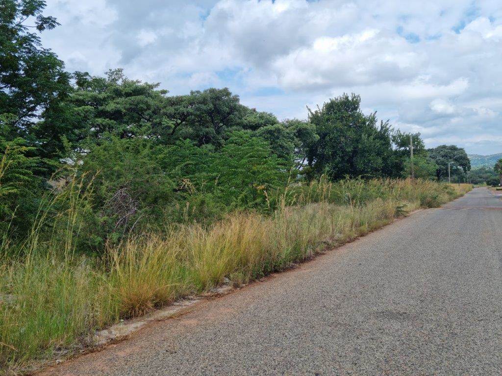 1800 m² Land available in Geelhoutpark photo number 6