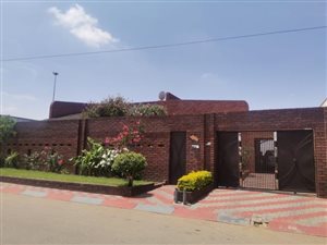 3 Bed House in Orlando East