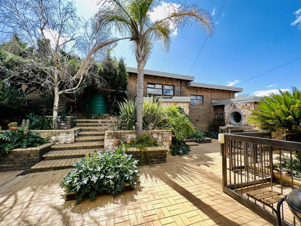 5 Bed House in Constantia Kloof photo number 4