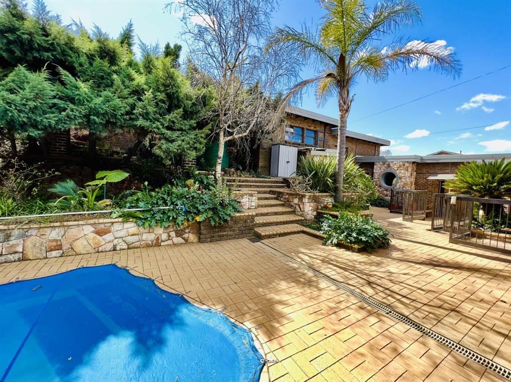 5 Bed House in Constantia Kloof photo number 5