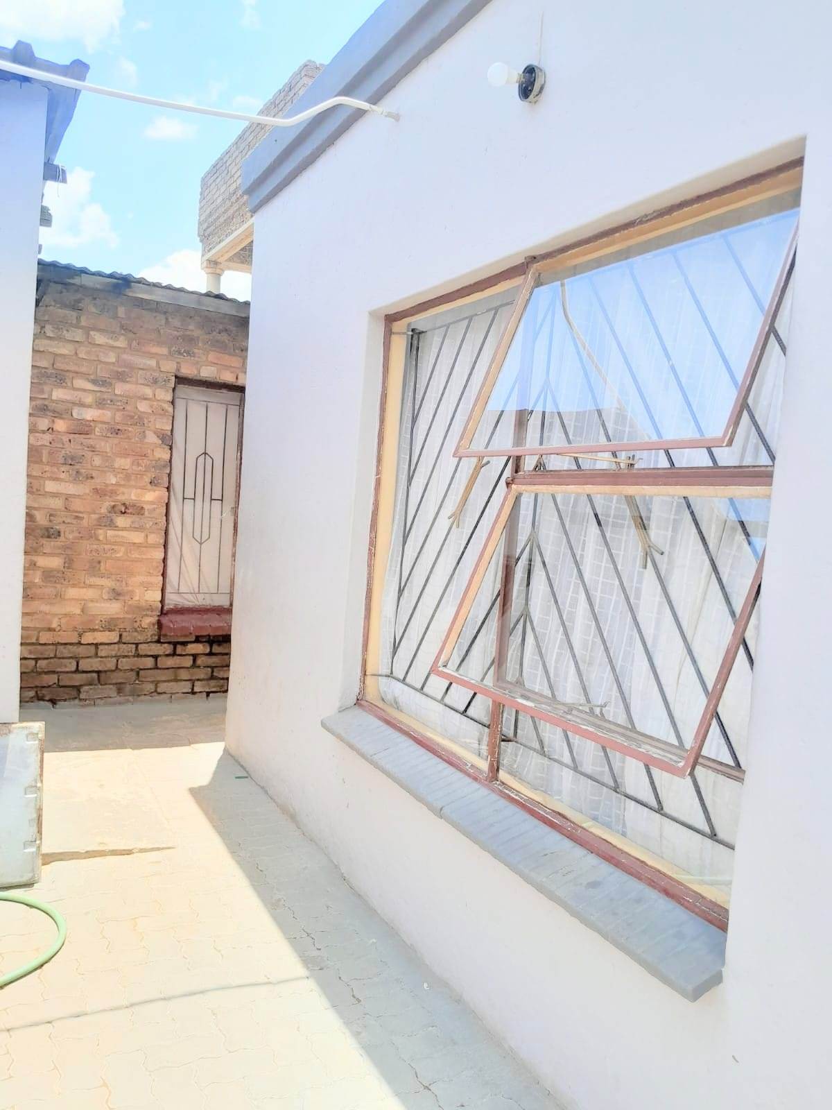8 Bed House in Mamelodi East photo number 8