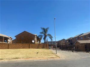 2 Bed Apartment in Chloorkop