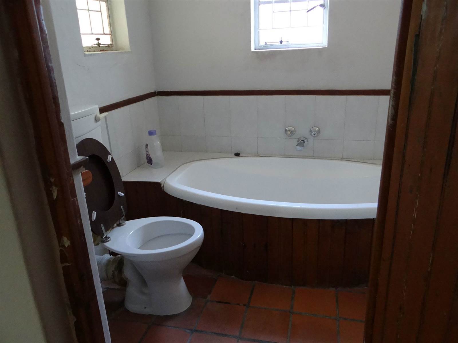 2 Bed House in Beaufort West photo number 10