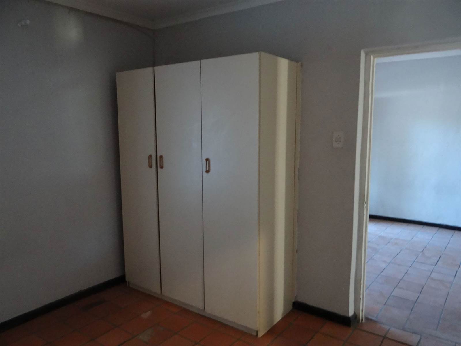 2 Bed House in Beaufort West photo number 17