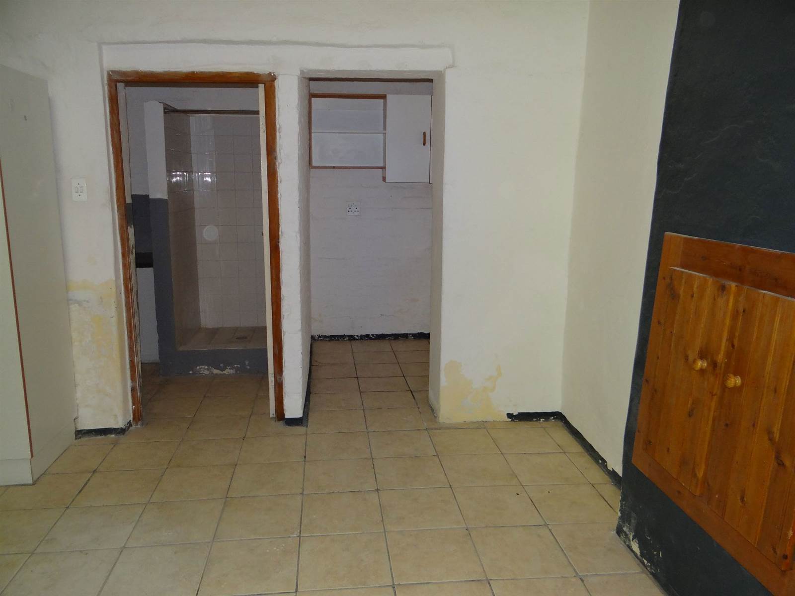 2 Bed House in Beaufort West photo number 19