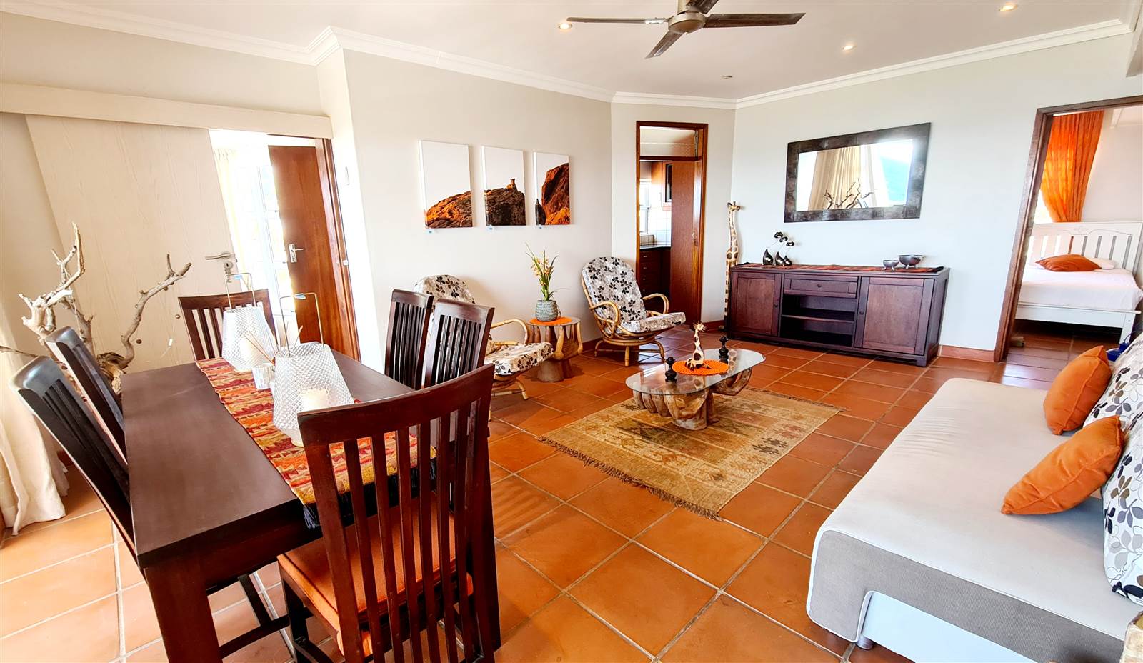 2 Bed Apartment in Scottburgh Central photo number 10