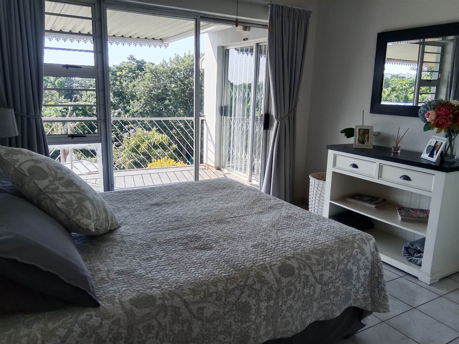 4 Bed Townhouse in Amanzimtoti photo number 17