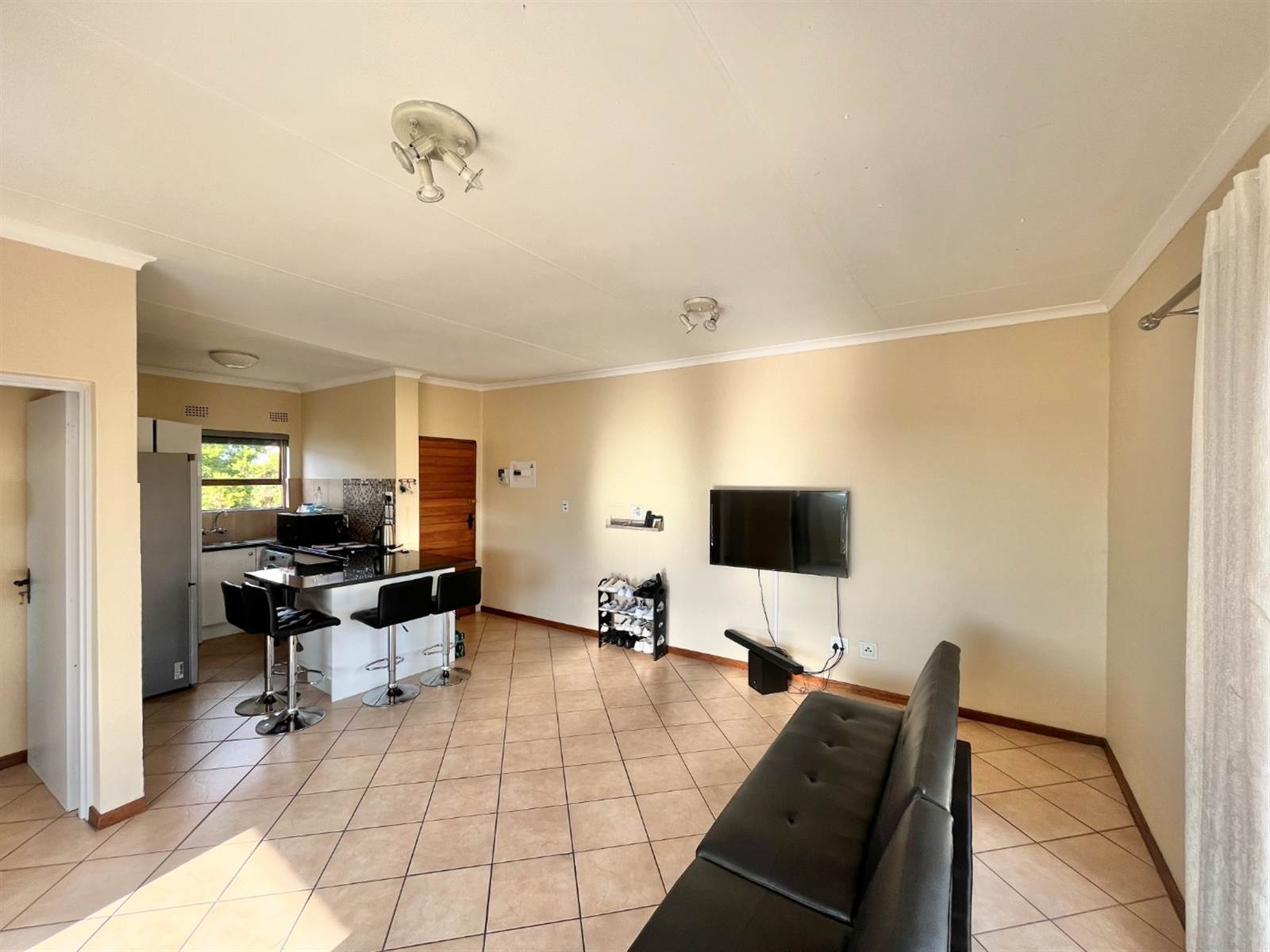 1 Bed Apartment in Northwold photo number 6
