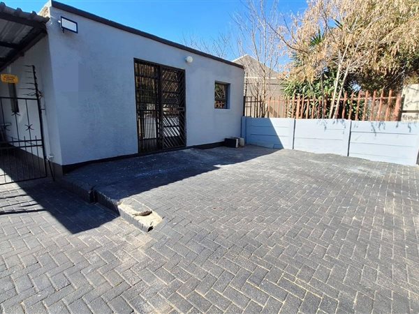 3 Bedroom Flat 3 Bedroom Flat
