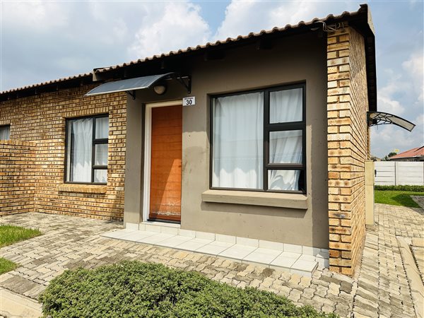 2 Bedroom Townhouse 2 Bedroom Townhouse