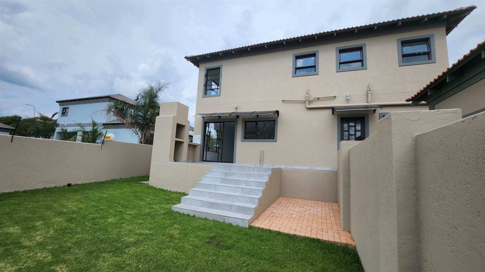 3 Bed Townhouse in Wilkoppies photo number 14