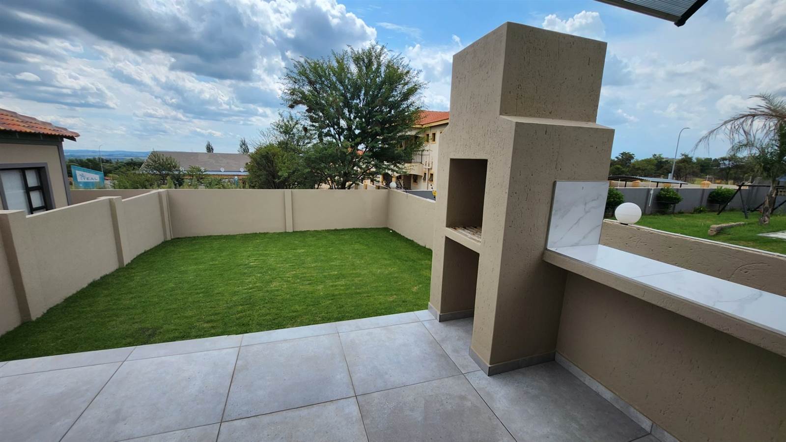 3 Bed Townhouse in Wilkoppies photo number 12